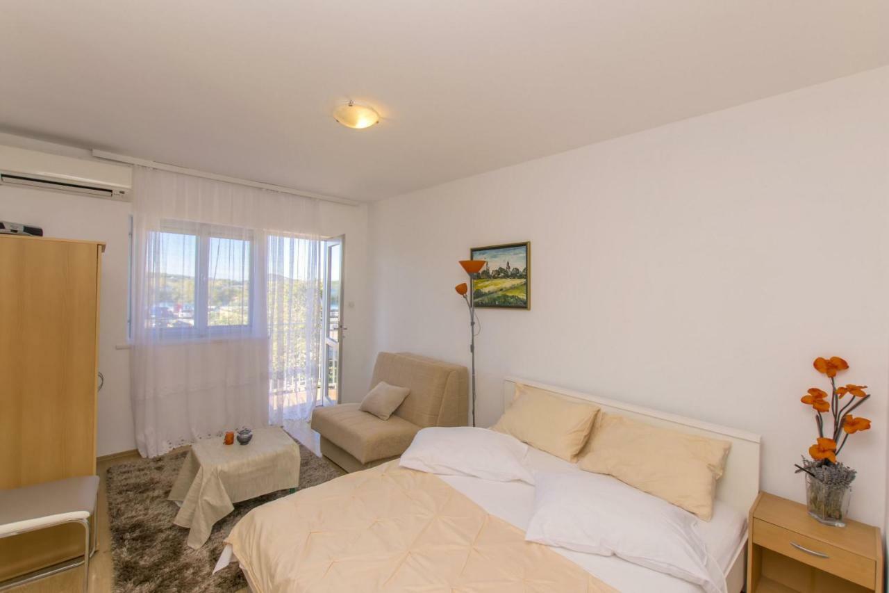 Apartment Nediljka Vodice Exteriör bild
