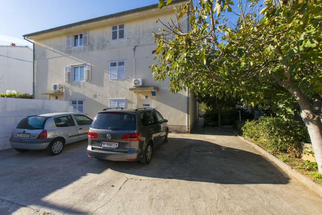 Apartment Nediljka Vodice Exteriör bild